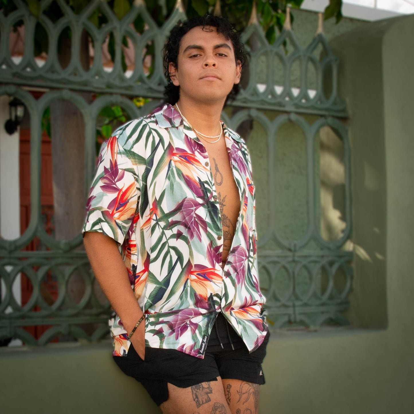 Camisa hawaiana manga corta paraíso blanco