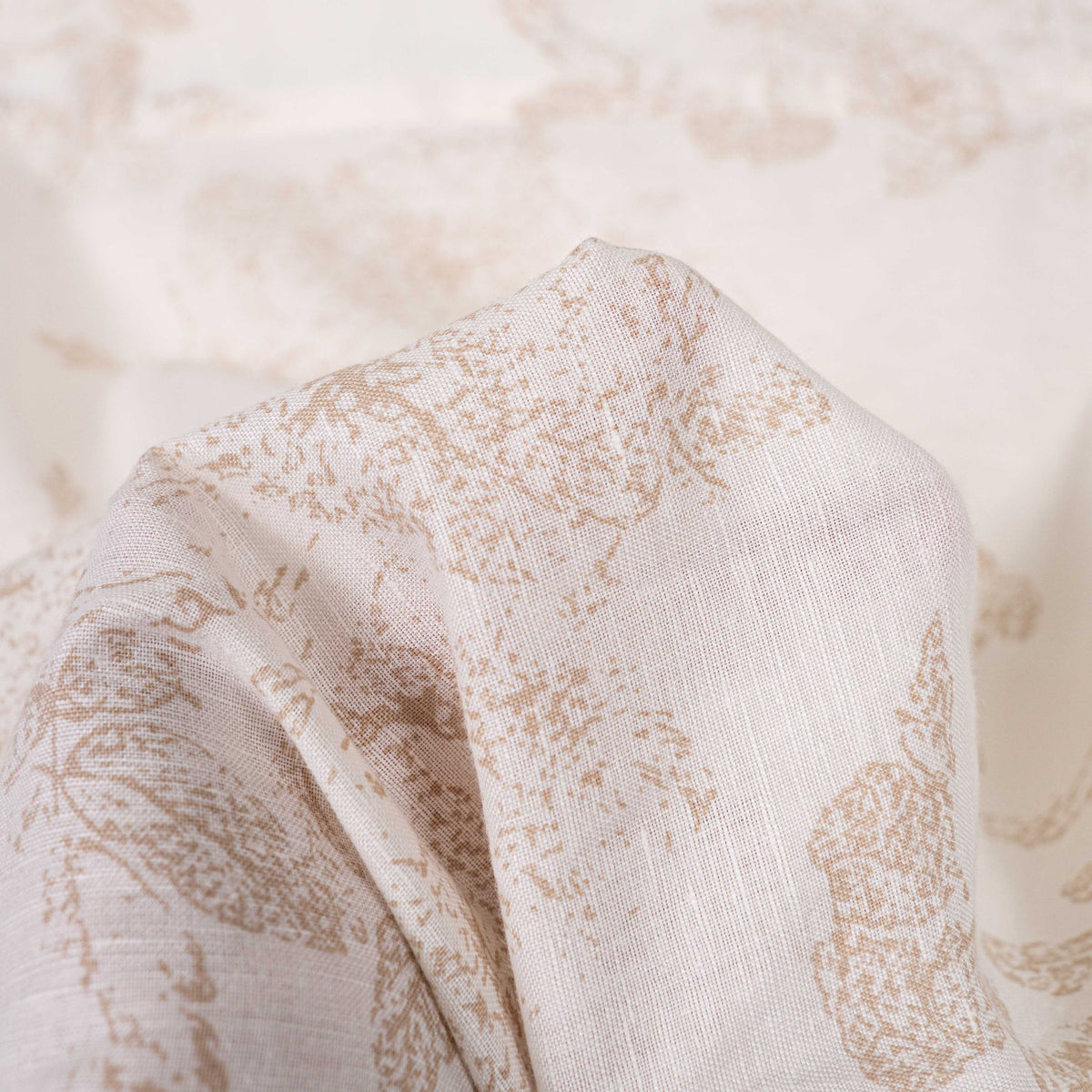 Camisa estampada beige (M) Roundtree & yorke