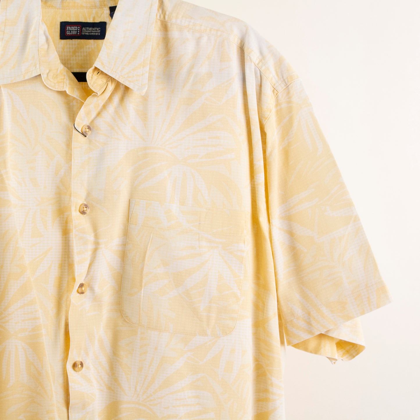 Camisa hawaiana amarilla (L) Faded Glory