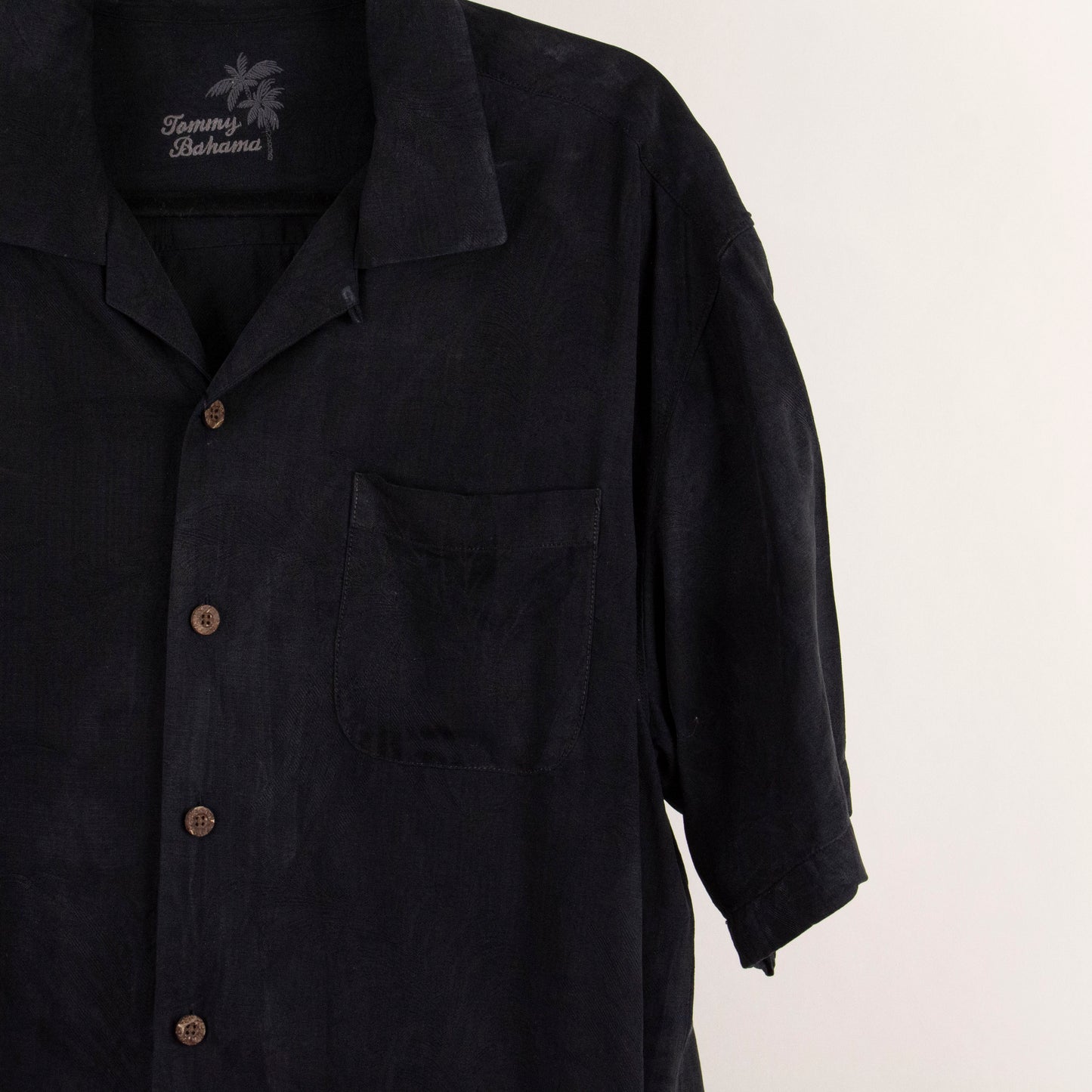 Camisa negro (L) Tommy Bahama