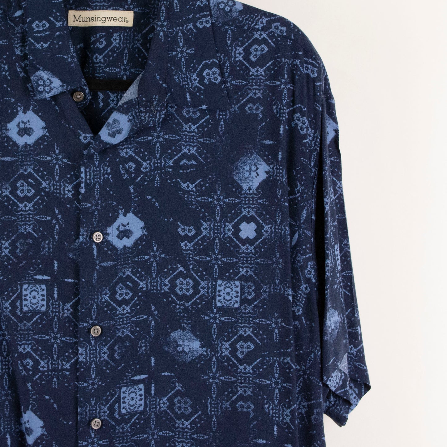 Camisa estampada azul marino (XL) Munsingwear
