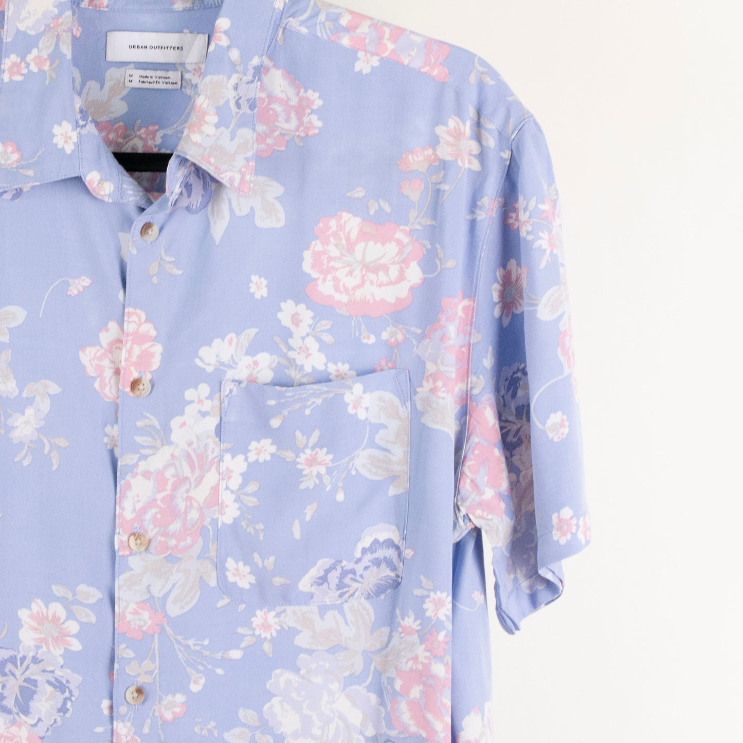 Camisa estampada azul (M) Urban Outfitters