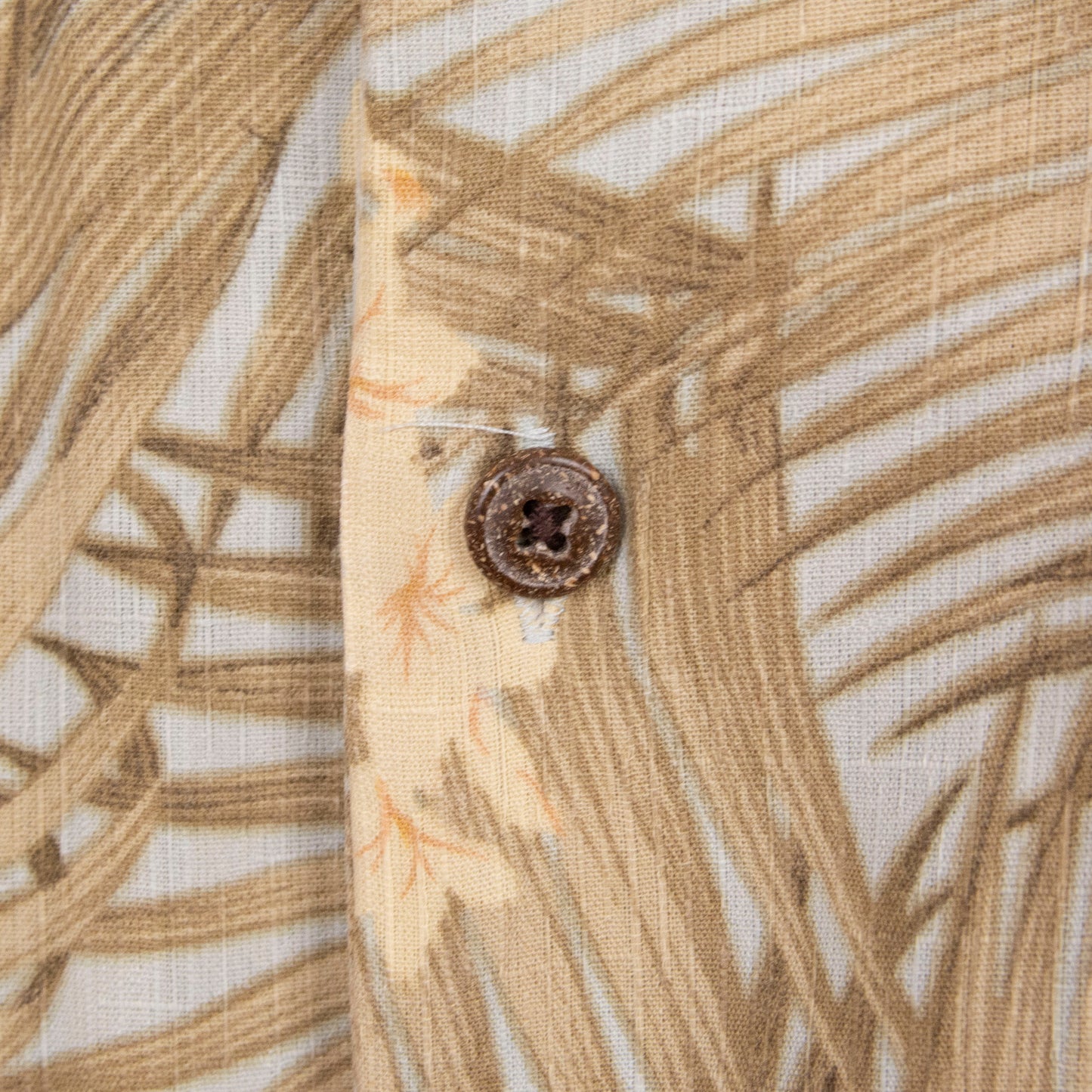 Camisa hawaiana beige (M) Geoffrey Beene