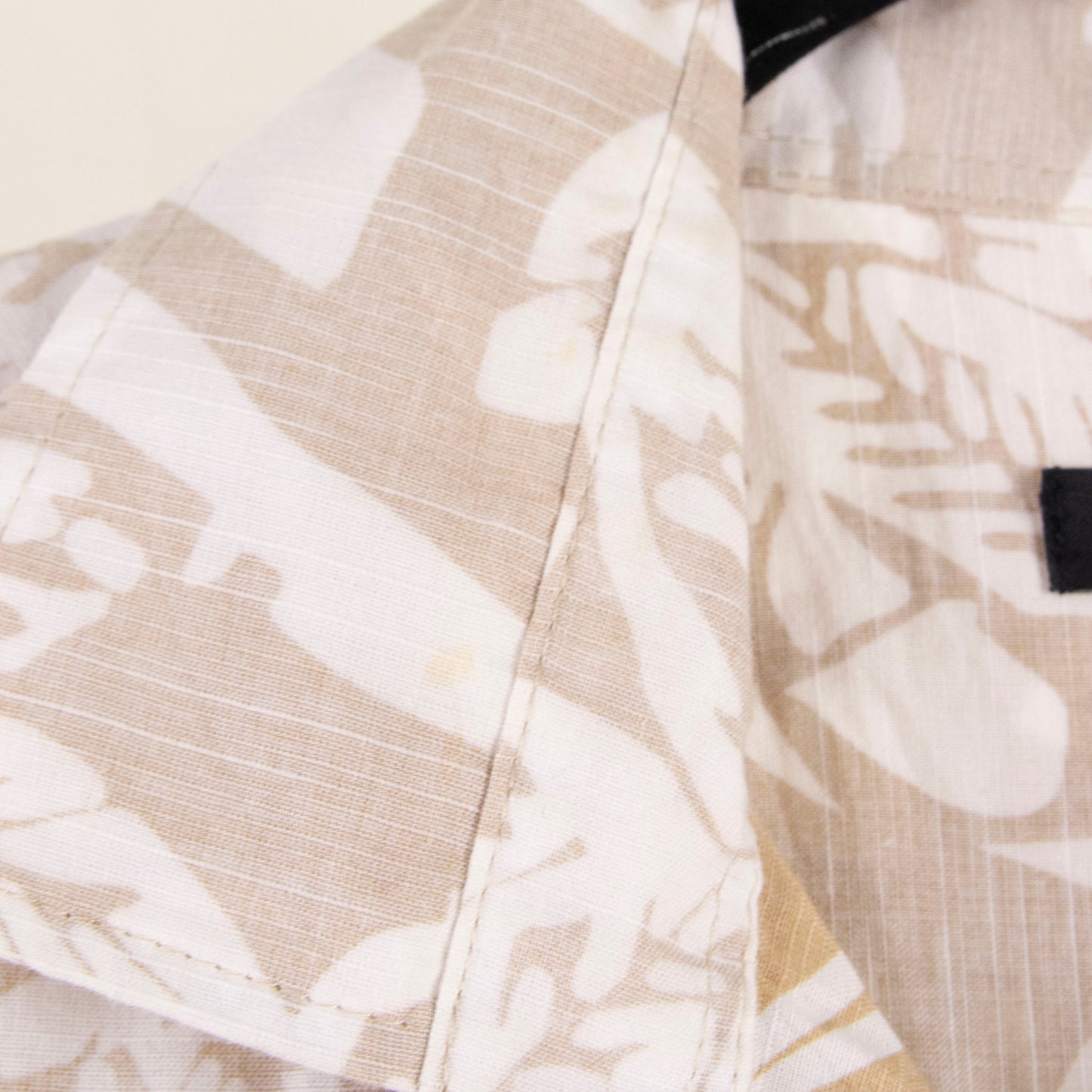 Camisa hawaiana beige (S) Van Heusen