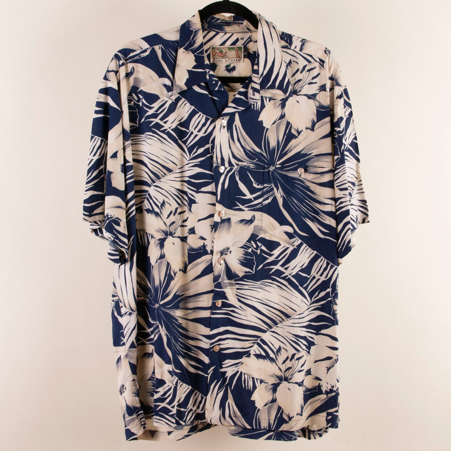 Camisa hawaiana azul marino (L) Tori Richard
