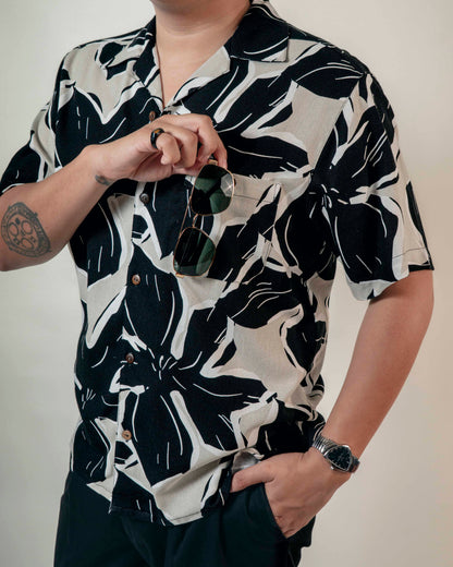 Camisa hawaiana manga corta hibisco negro