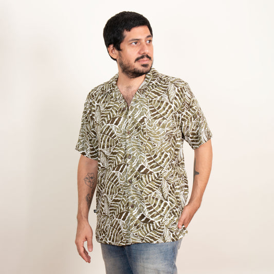 Camisa hawaiana manga corta hoja verde