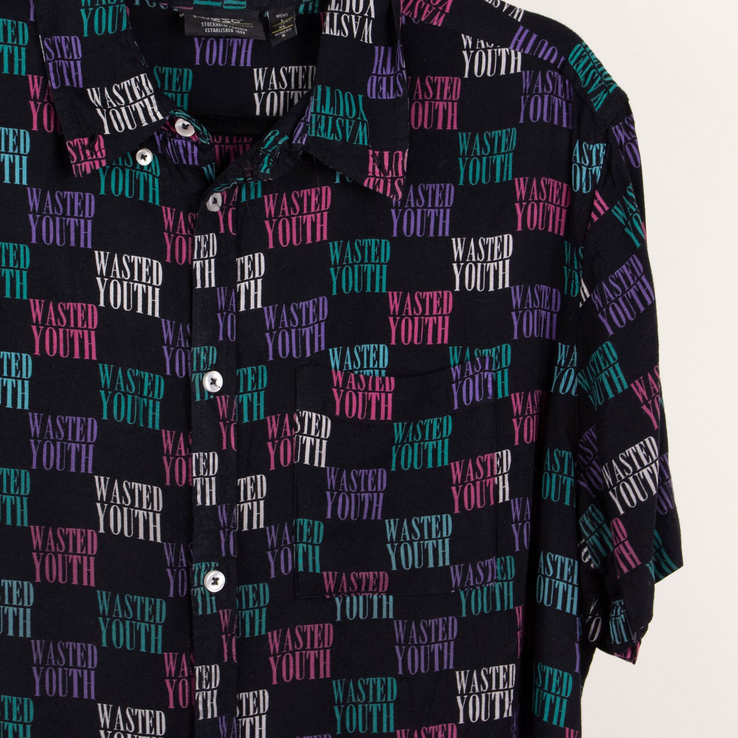 Camisa hawaiana negro (L) WESC