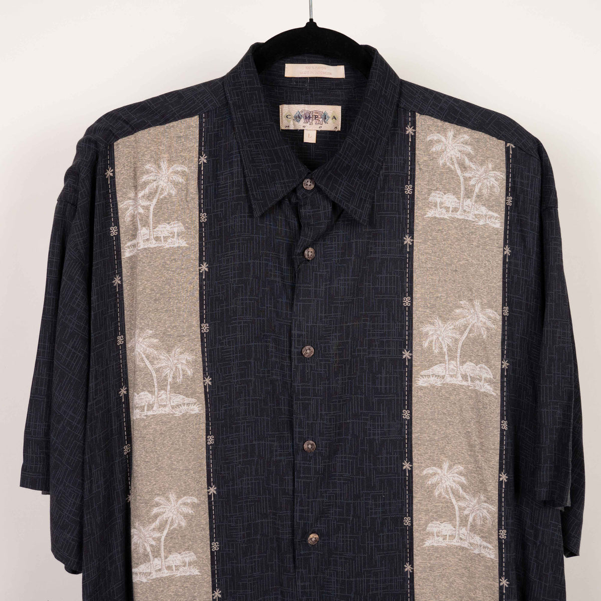 Camisa hawaiana negra (L) Campia