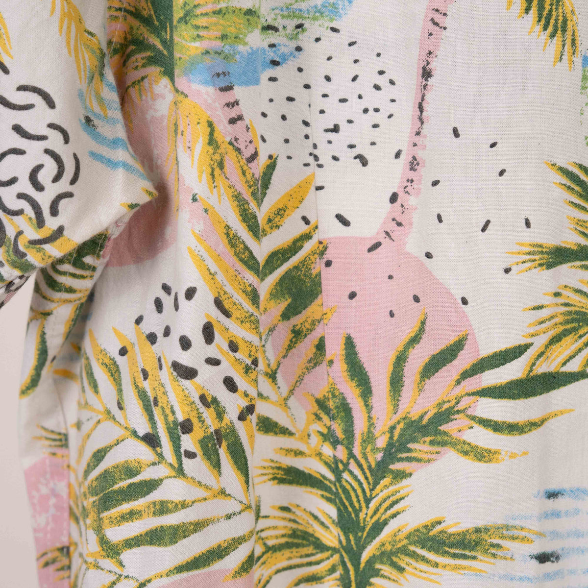 Camisa hawaiana blanca (XL) artistry in motion