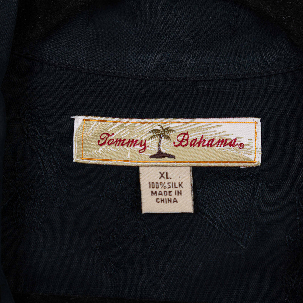 Camisa hawaiana negra  (XL) Tommy bahama