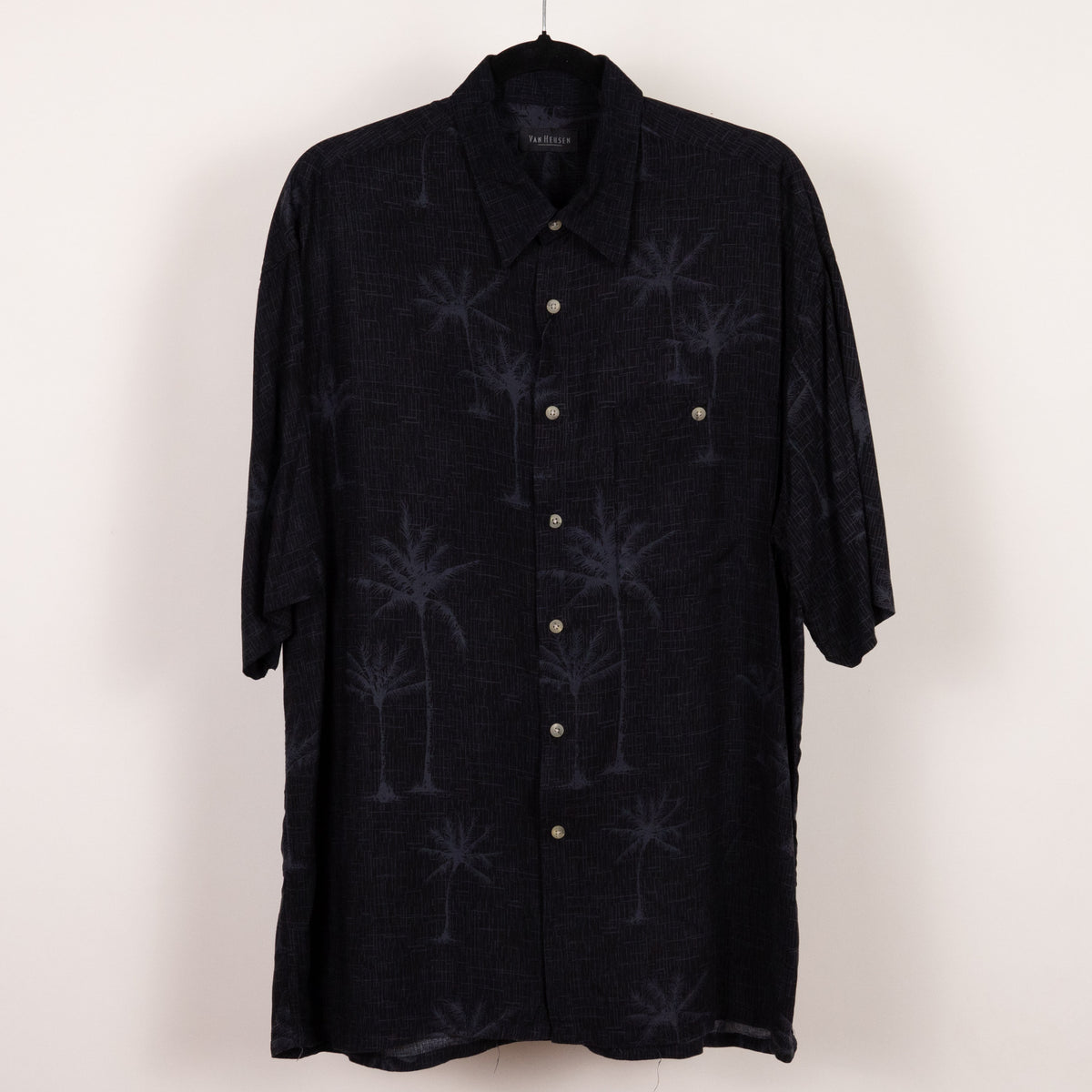 Camisa hawaiana negra (L) Van Heusen