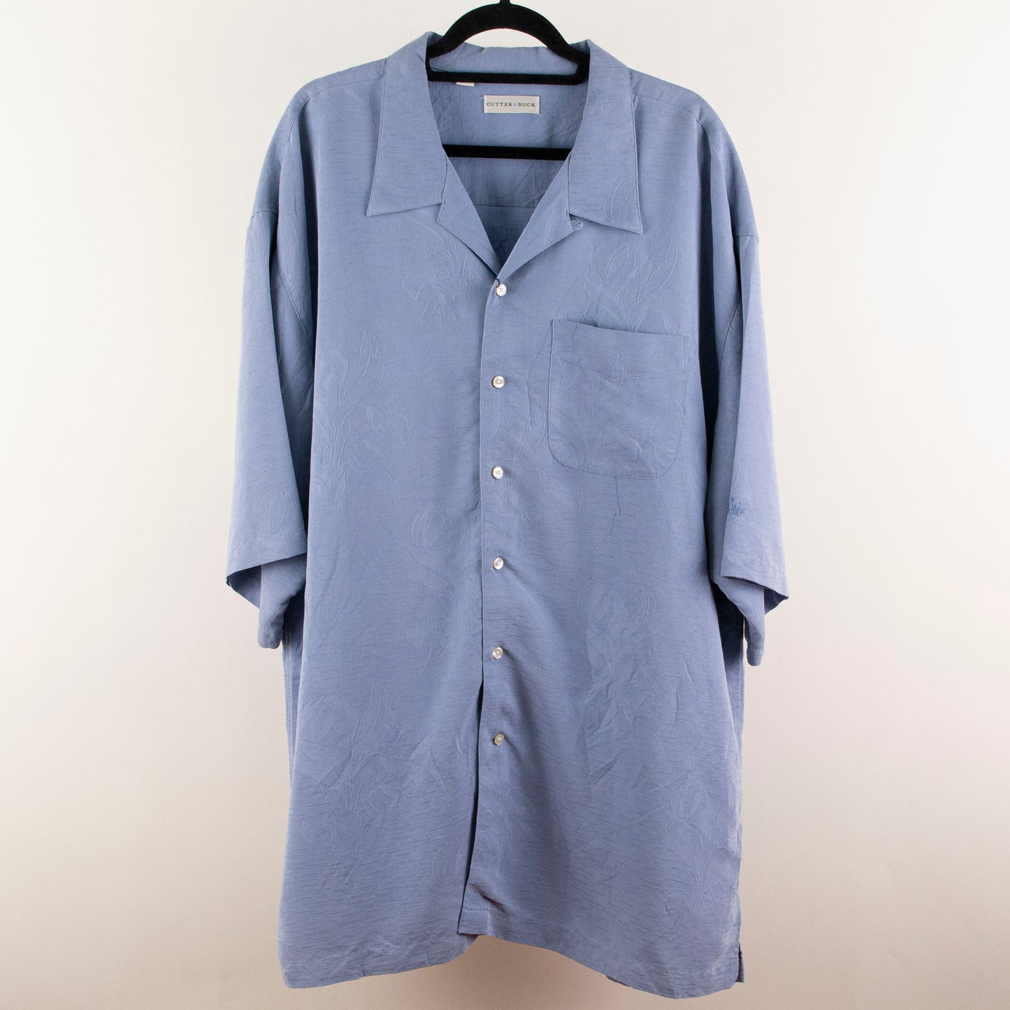 Camisa estampada azul (3XL) Cutter & Buck
